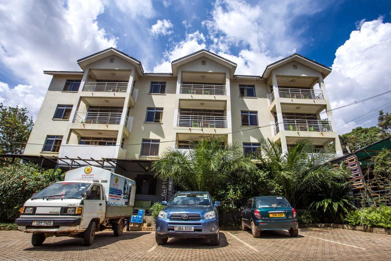 Bushpig Backpackers Kampala Exterior foto